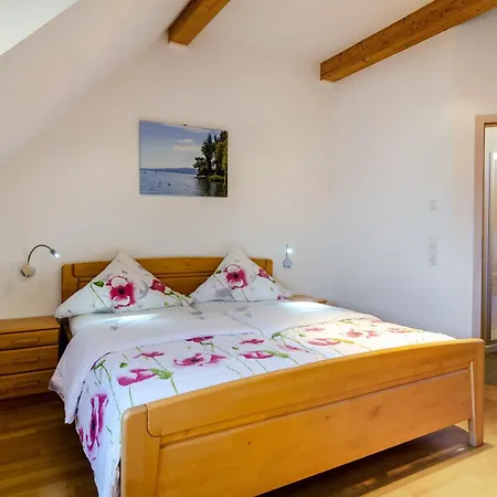 Zum Talhof 3*