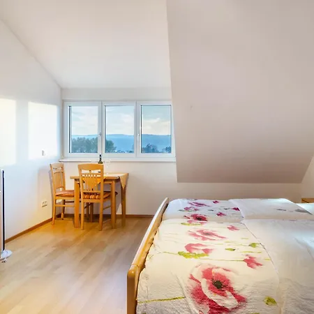 Zum Talhof 3*